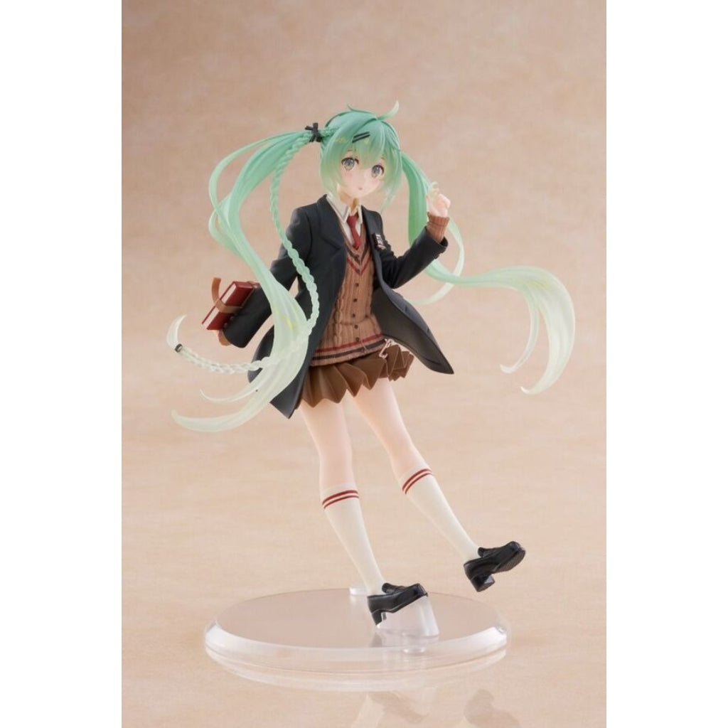 Taito Hatsune Miku Preppy Ver. Fashion Figure
