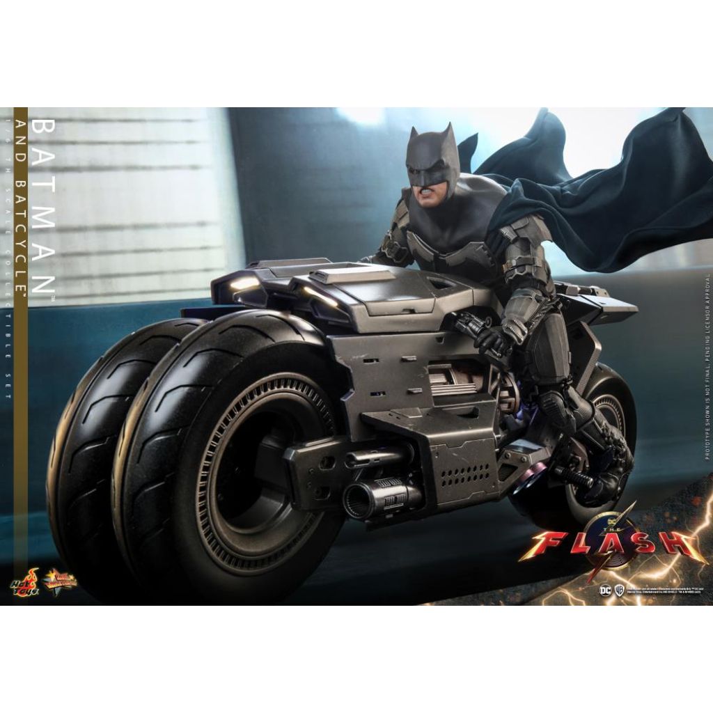 Pack Batcycle + 2 figurines Batman et Flash