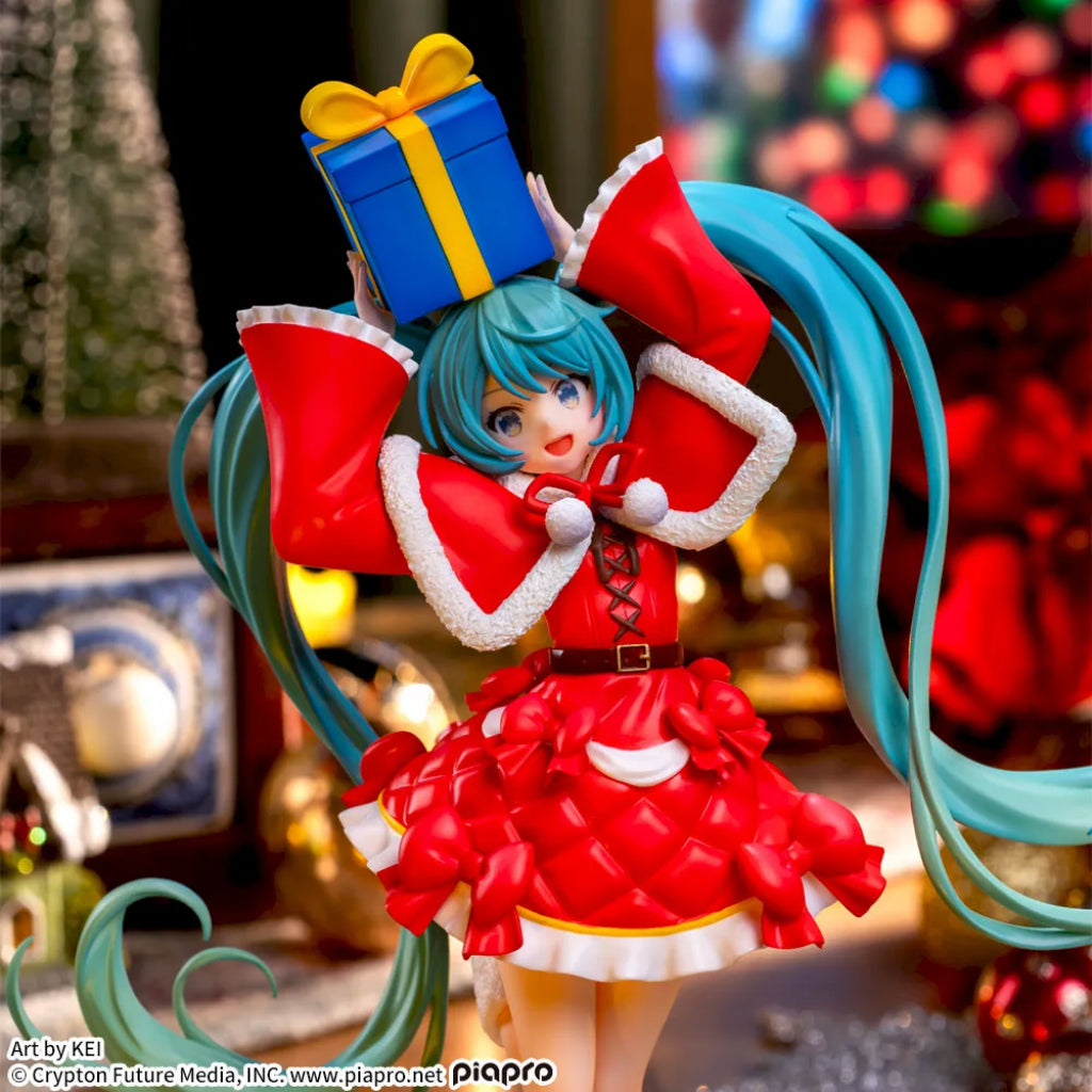 Sega Hatsune Miku Christmas 2024 Ver. Luminasta Figure