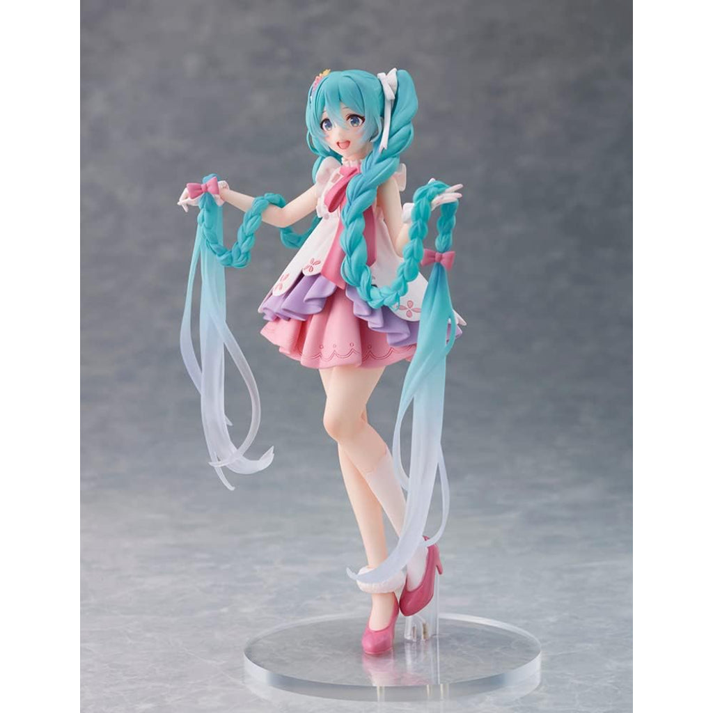 Taito Hatsune Miku Rapunzel Wonderland Figure