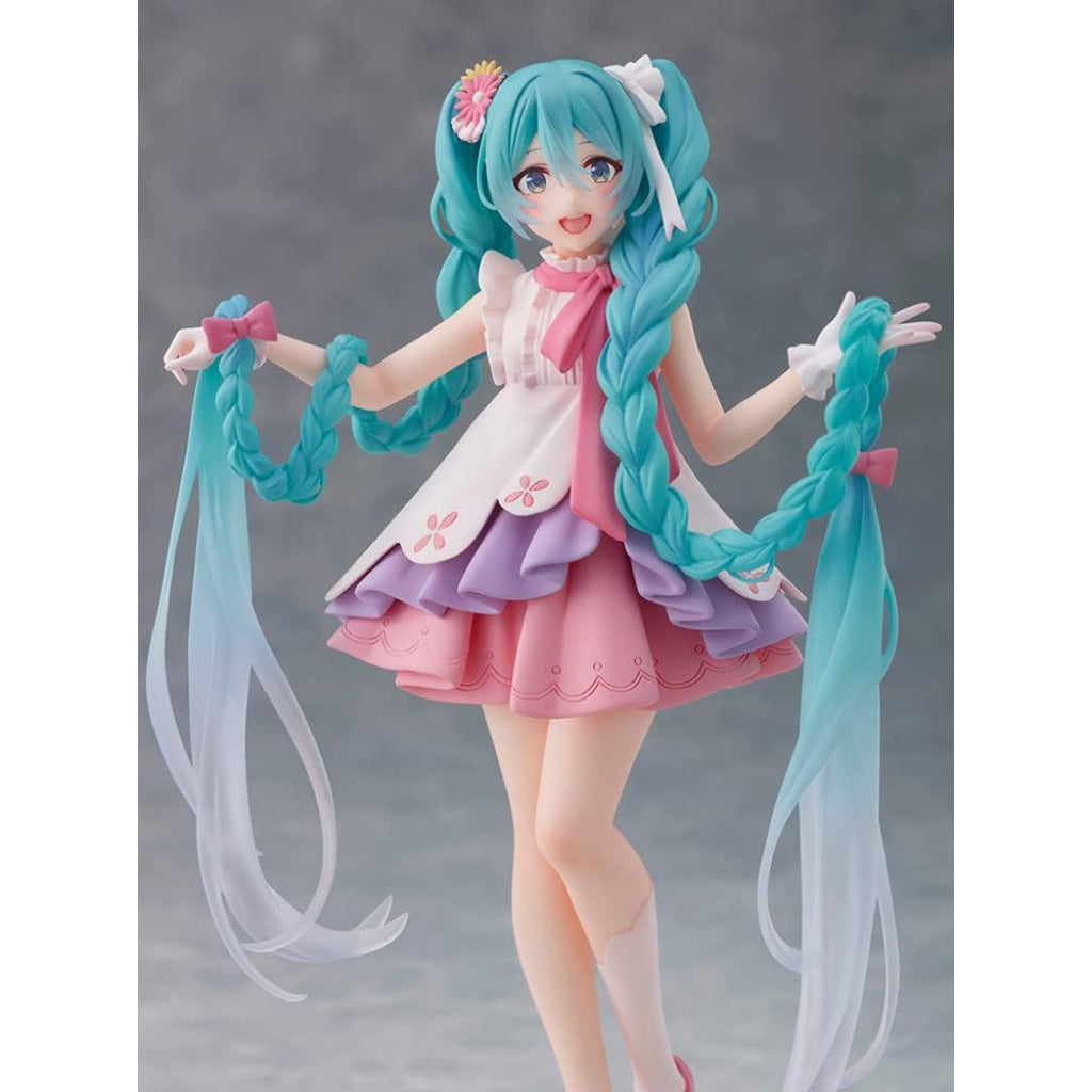 Taito Hatsune Miku Rapunzel Wonderland Figure