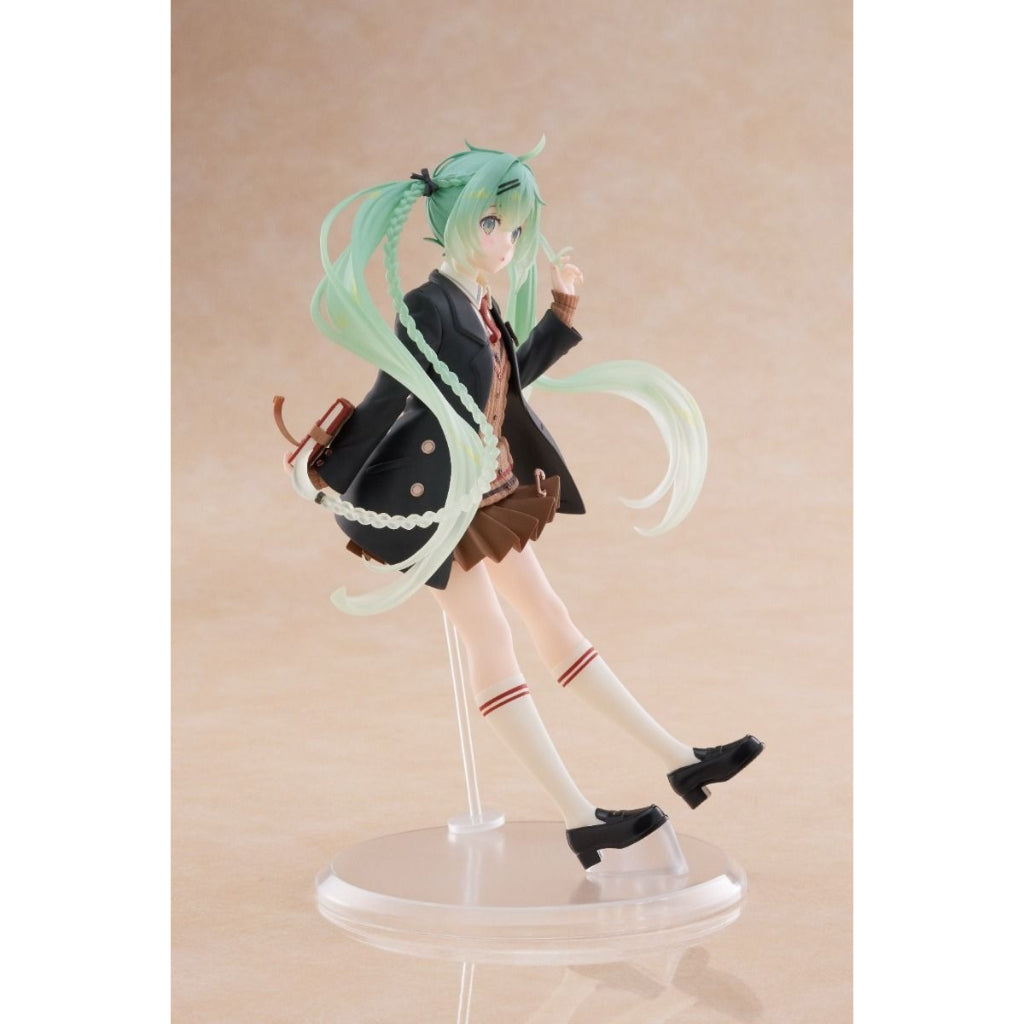 Taito Hatsune Miku Preppy Ver. Fashion Figure