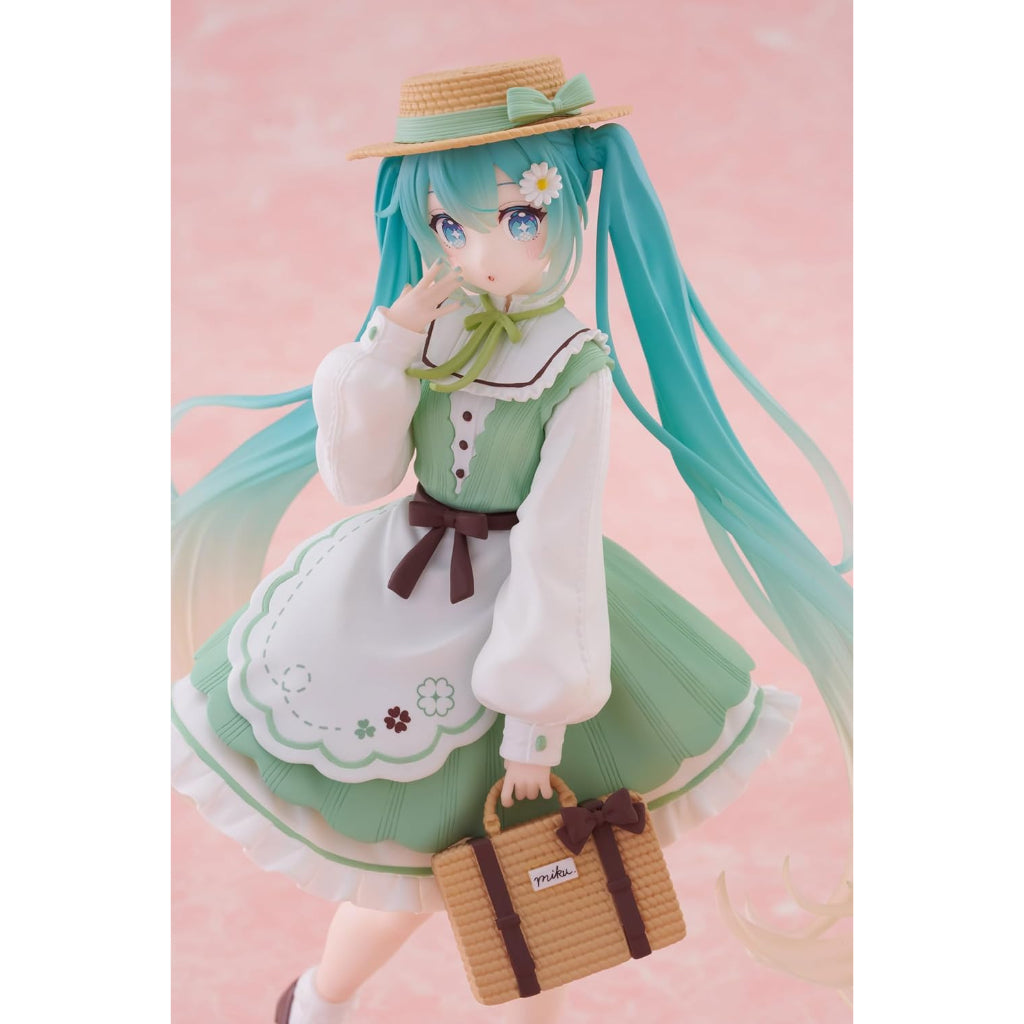 Taito Hatsune Miku Country Fashion Figure