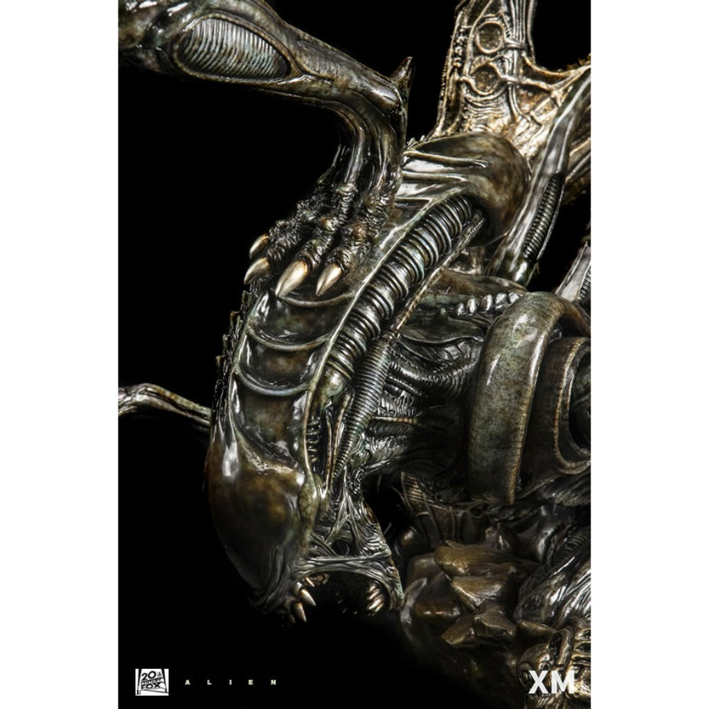 Supreme Collectibles Series Statue - Alien Warrior