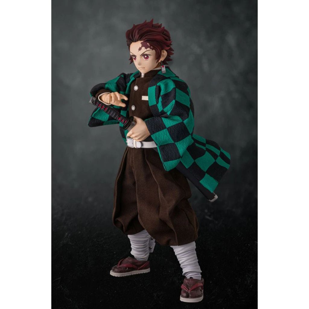 Demon Slayer: Kimetsu No Yaiba - Tanjiro Kamado Action Figure