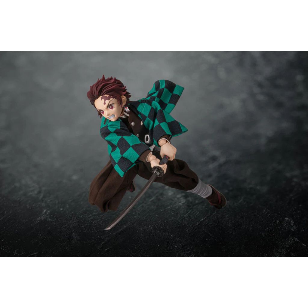 Demon Slayer: Kimetsu No Yaiba - Tanjiro Kamado Action Figure