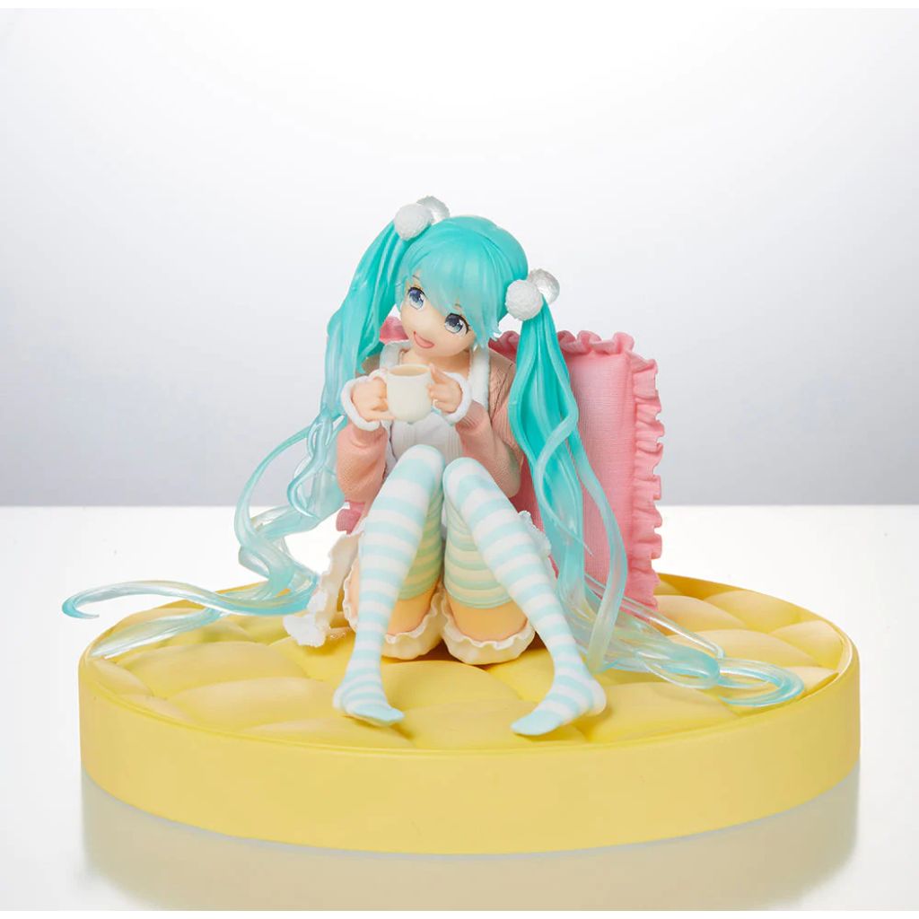 Taito Hatsune Miku Original Casual Wear Ver. Figure